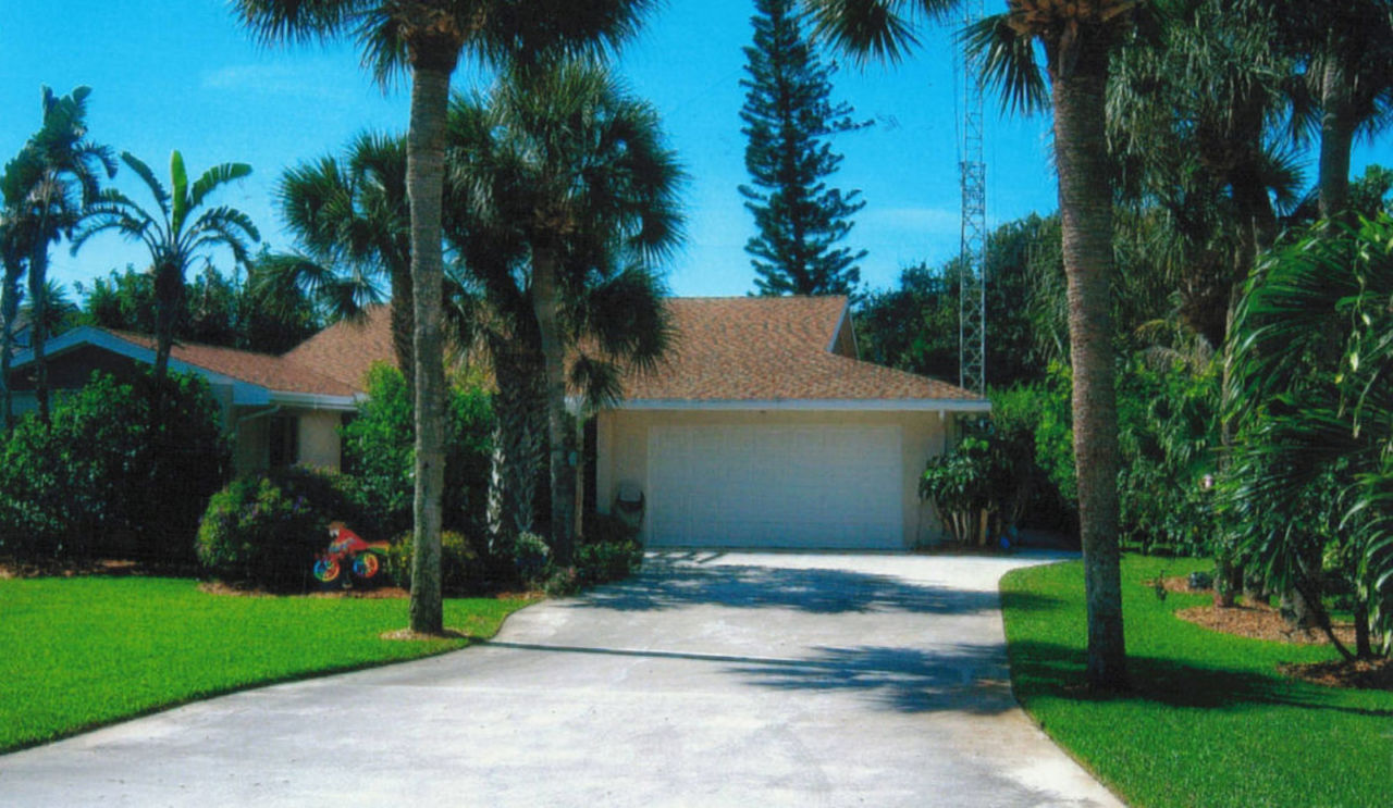 Ham Friendly Home in Vero Beach, Florida For Sale