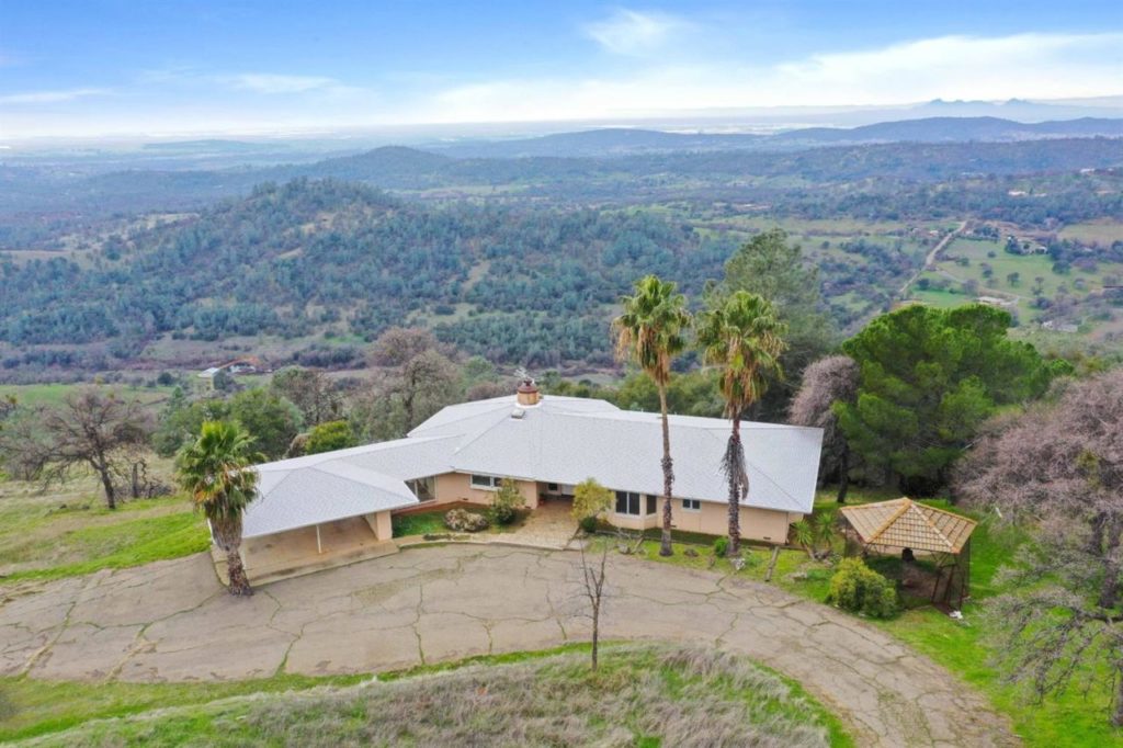 Ham Friendly Home For Sale