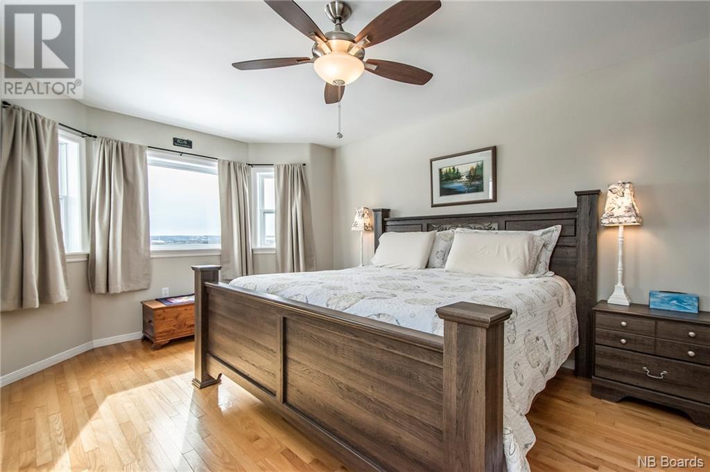 NB054040_29 Ham Radio Friendly Homes For Sale